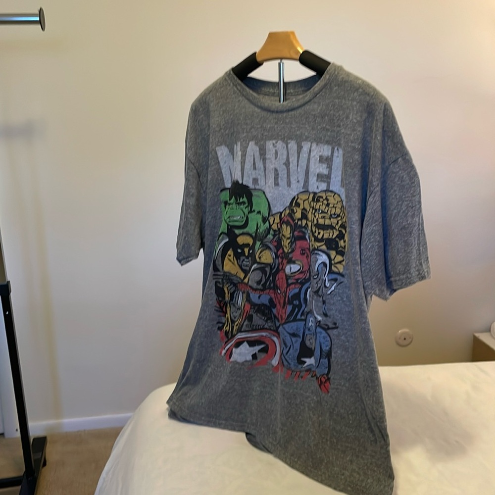 Men’s Marvel comics Heather gray T-Shirt. 2XL.